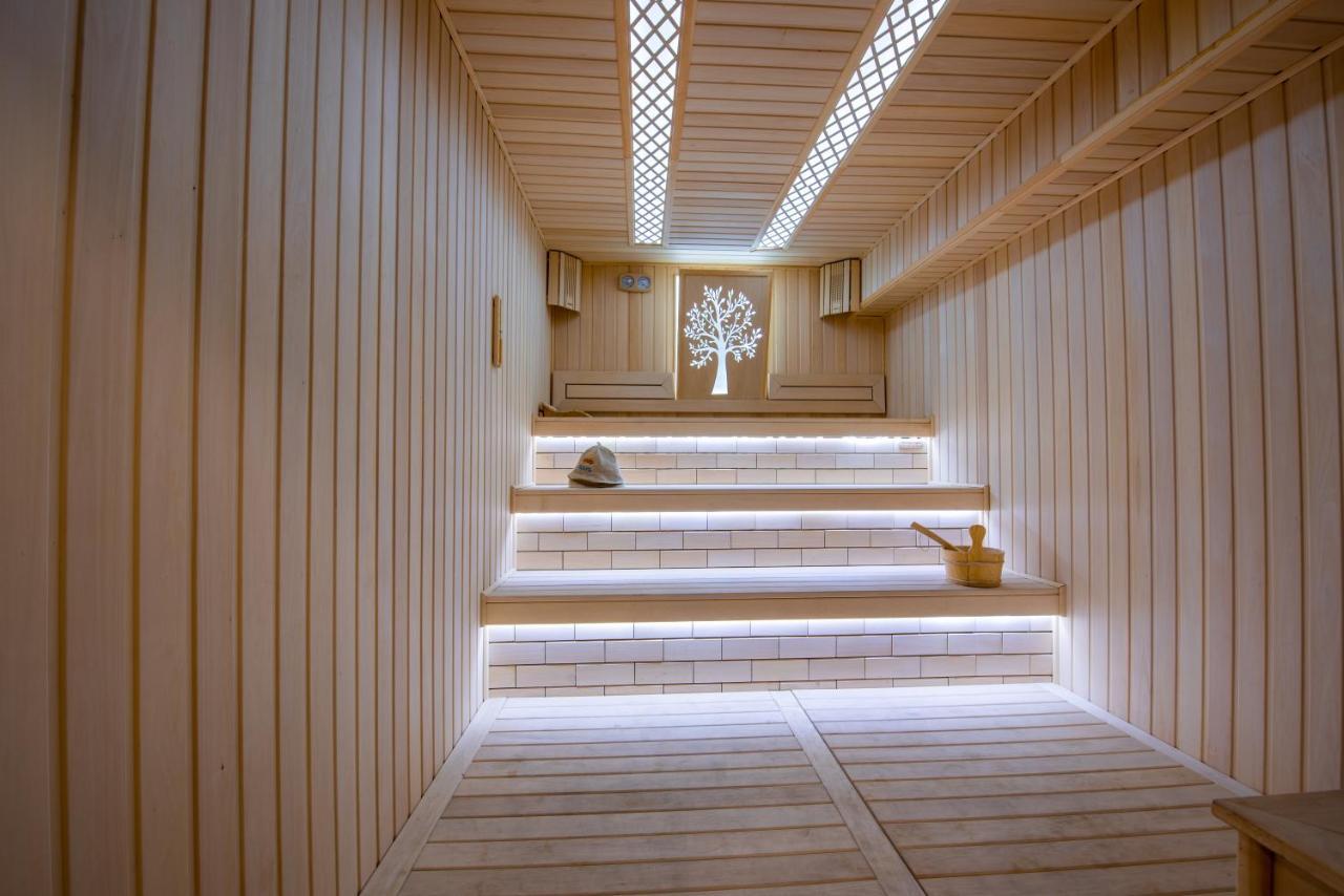 فندق Wyndham Garden طشقند المظهر الخارجي الصورة