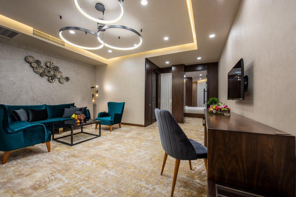 فندق Wyndham Garden طشقند المظهر الخارجي الصورة