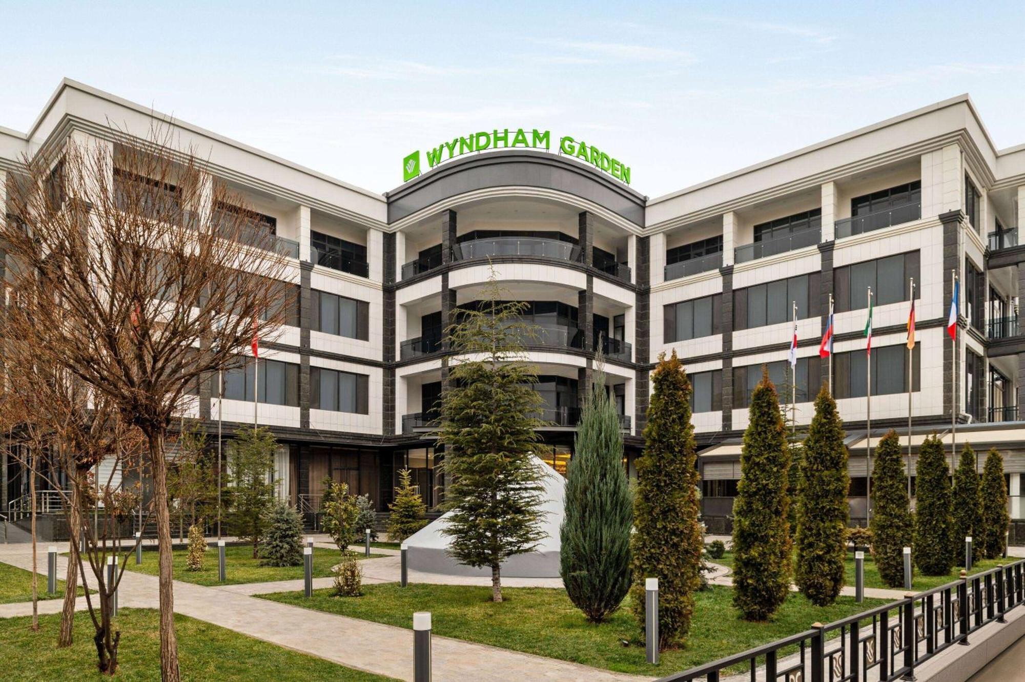 فندق Wyndham Garden طشقند المظهر الخارجي الصورة