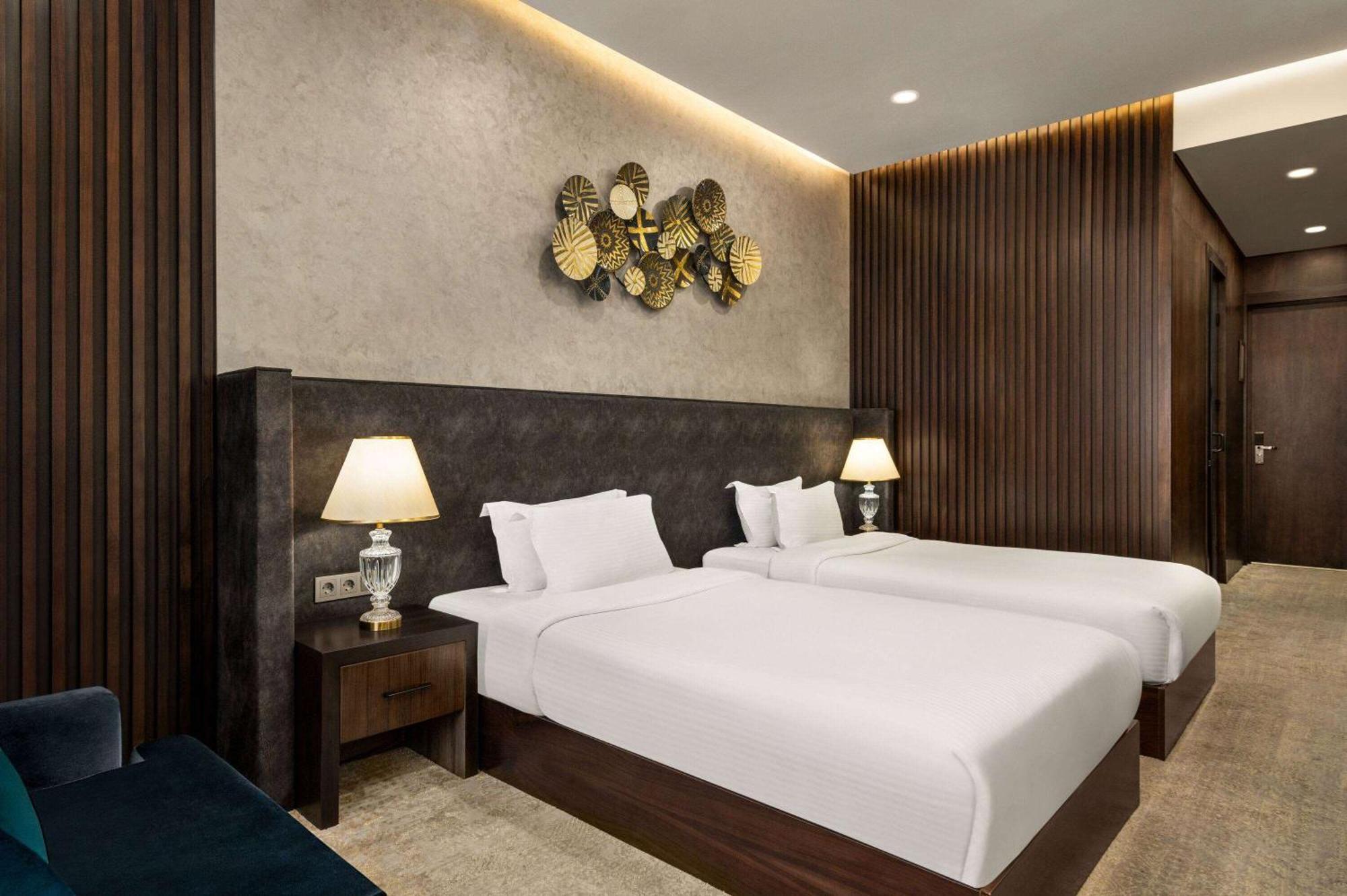 فندق Wyndham Garden طشقند المظهر الخارجي الصورة