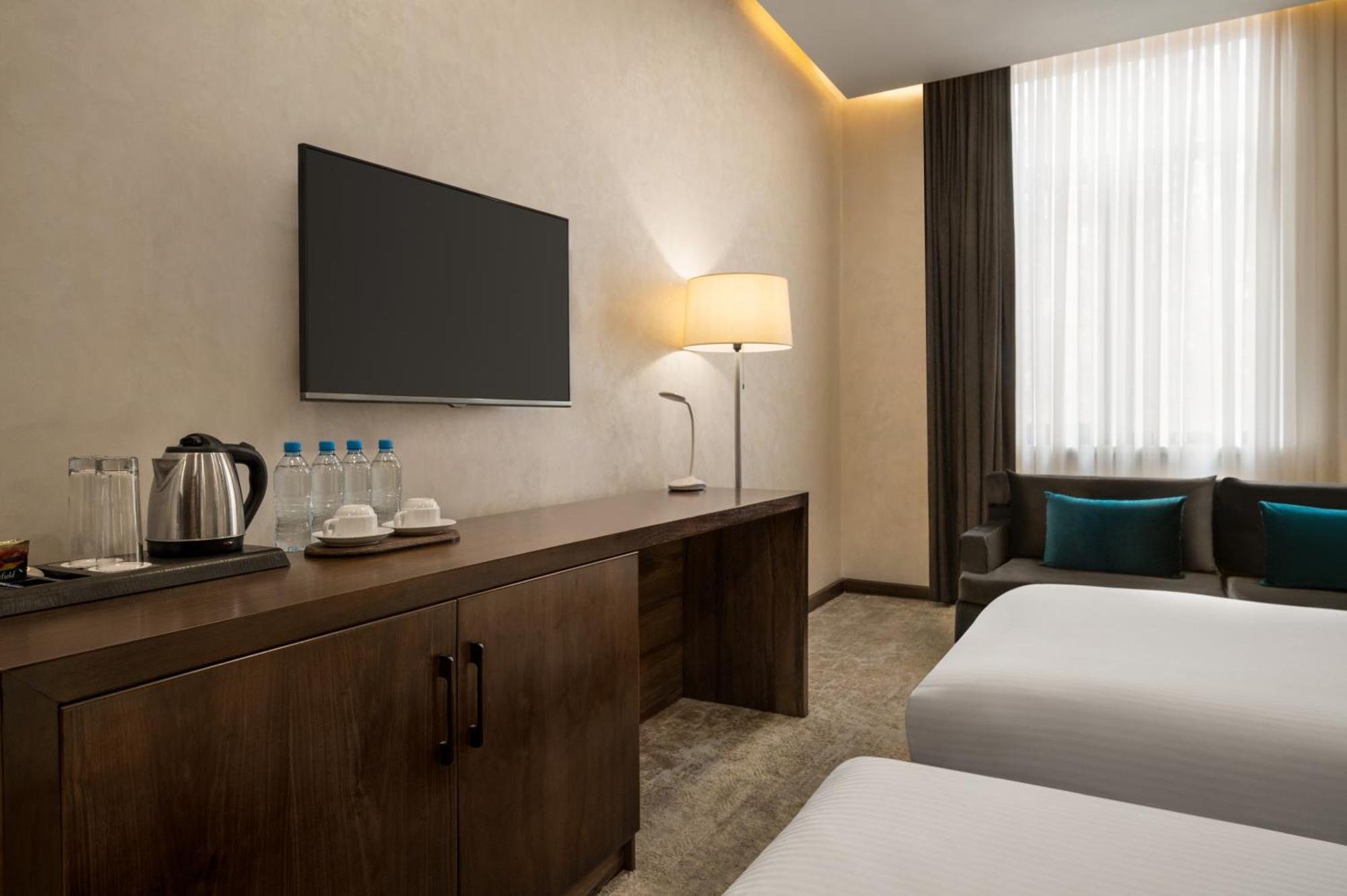 فندق Wyndham Garden طشقند المظهر الخارجي الصورة
