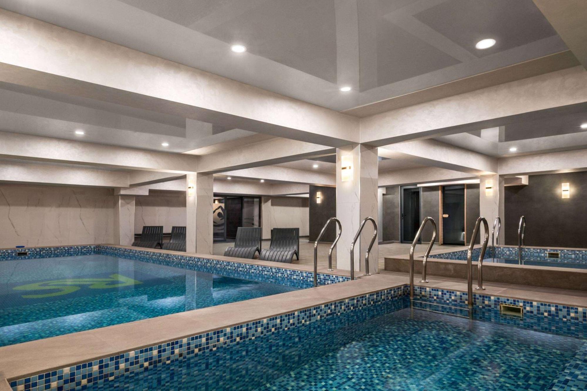 فندق Wyndham Garden طشقند المظهر الخارجي الصورة