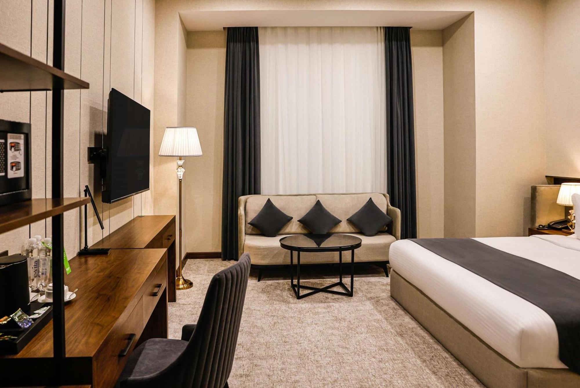 فندق Wyndham Garden طشقند المظهر الخارجي الصورة